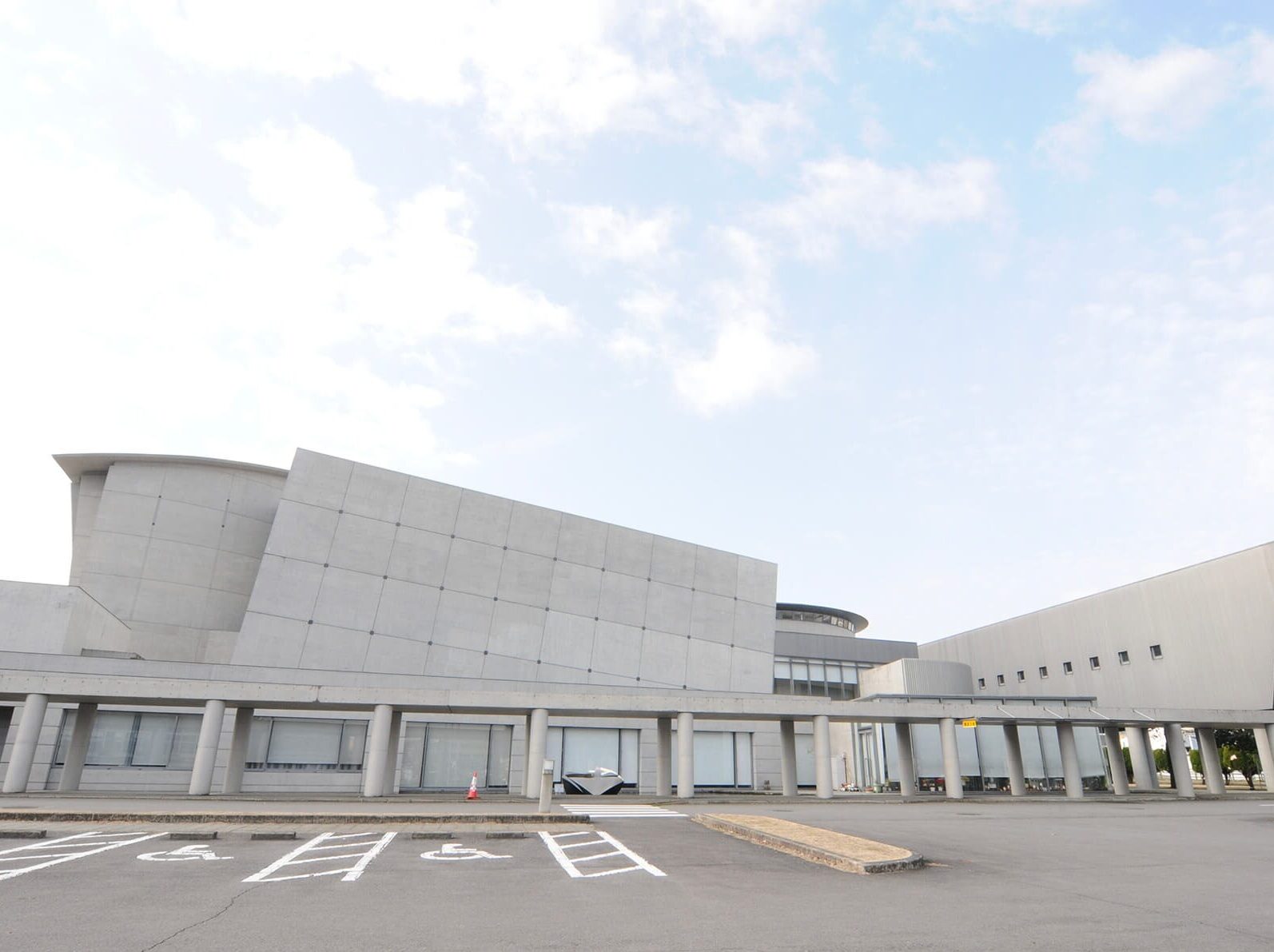 エイトピアおおの外観